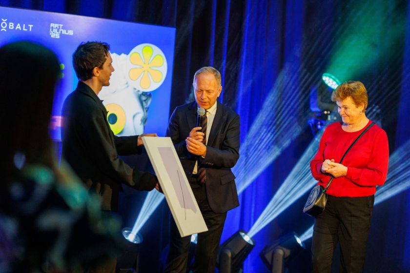 „ArtVilnius‘25“ atidarymo išvakarėse – nematytos meno kolekcijos ir pirmieji žvilgsniai į ekspoziciją