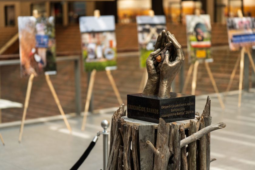 Baltijos jūros žinutė pasiekė Alytų: aplankykite parodą Alytaus kultūros centre