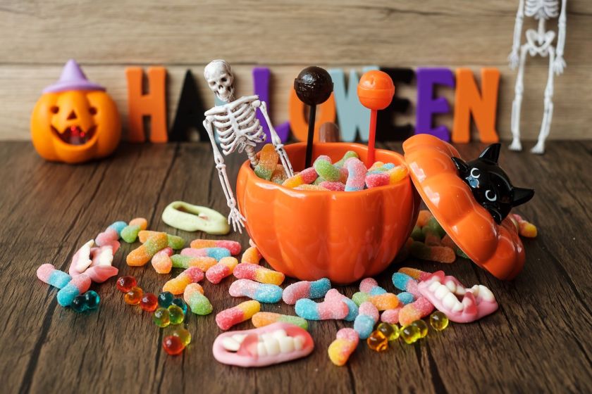 „Kraujo maišeliai“, „valgomos smegenys“ ir kiti aštrūs pojūčiai: ką per Heloviną skanauja Lietuvos gyventojai?