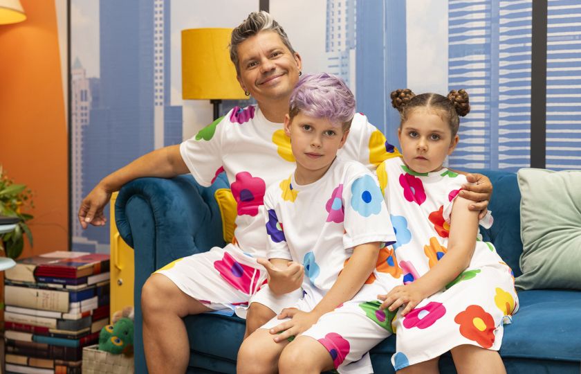 Renata ir Deivis Norvilai tampa ekrano šeima – pristato linksmą istoriją apie robotę auklę