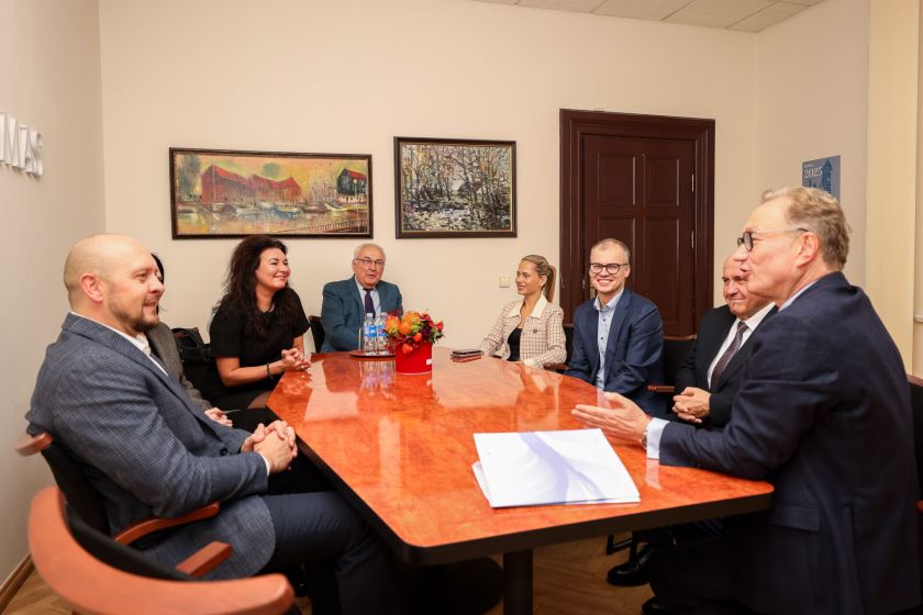 Pasirašyta paramos sutartis: „KN Energies“ skiria stipendijas geriausiems KU inžinerijos antrakursiams