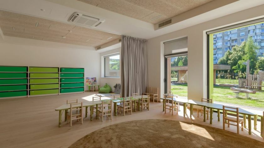 Parodė, kaip atrodo naujai kuriami Vilniaus darželiai: pažintiniai takai, baseinai, šiuolaikiška architektūra