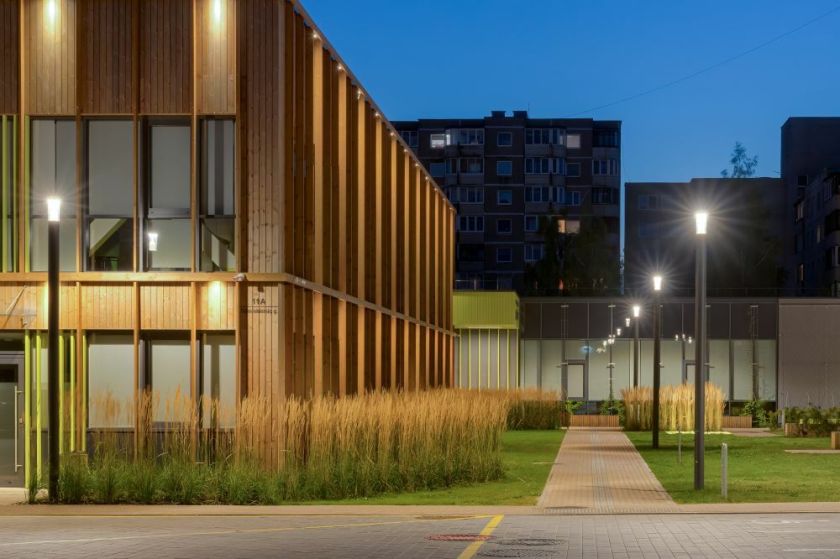 Parodė, kaip atrodo naujai kuriami Vilniaus darželiai: pažintiniai takai, baseinai, šiuolaikiška architektūra