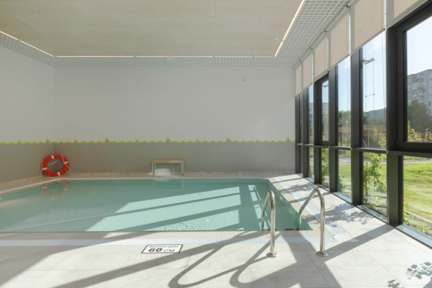 Parodė, kaip atrodo naujai kuriami Vilniaus darželiai: pažintiniai takai, baseinai, šiuolaikiška architektūra