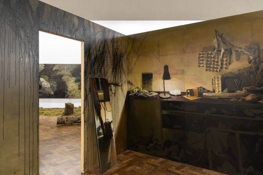 Baltijos menininkų dialogas plinta – jaunųjų tapytojų paroda pirmą kartą atidaryta Rygoje