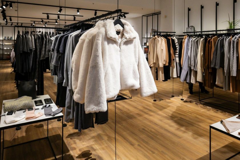 Lietuvos dizainerius po vienu stogu burianti „Locals.lt“ plečiasi: Kauno „Akropolyje“ atidaryta didžiausia tinklo parduotuvė