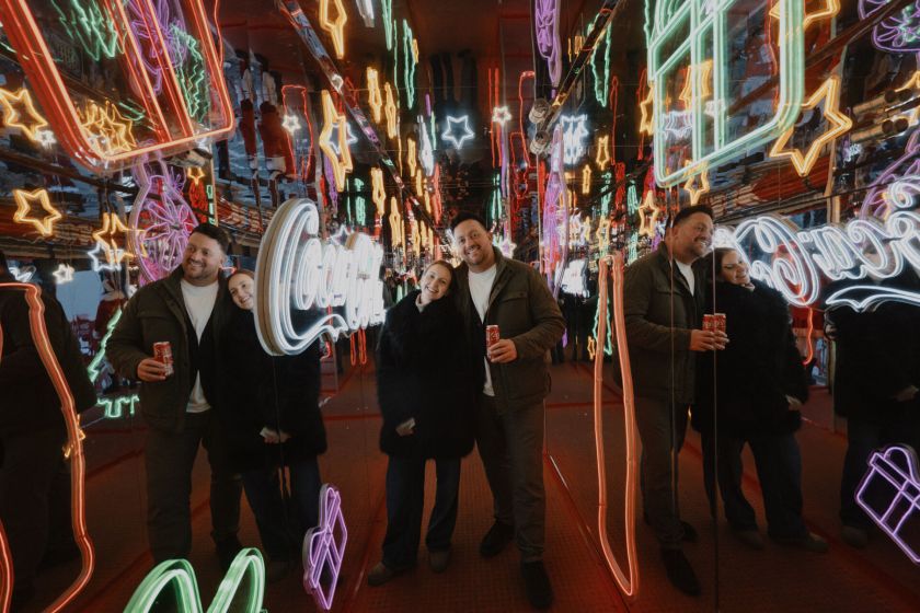 Magiškas vakaras Vilniuje: „Coca-Cola“ kalėdinį karavaną aplankė daugiau nei 9 tūkst. žmonių