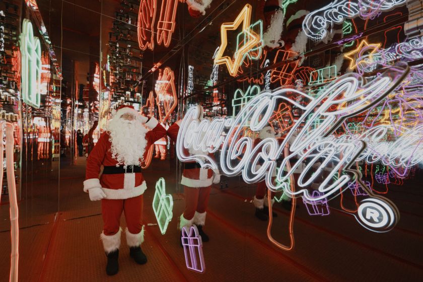 Magiškas vakaras Vilniuje: „Coca-Cola“ kalėdinį karavaną aplankė daugiau nei 9 tūkst. žmonių