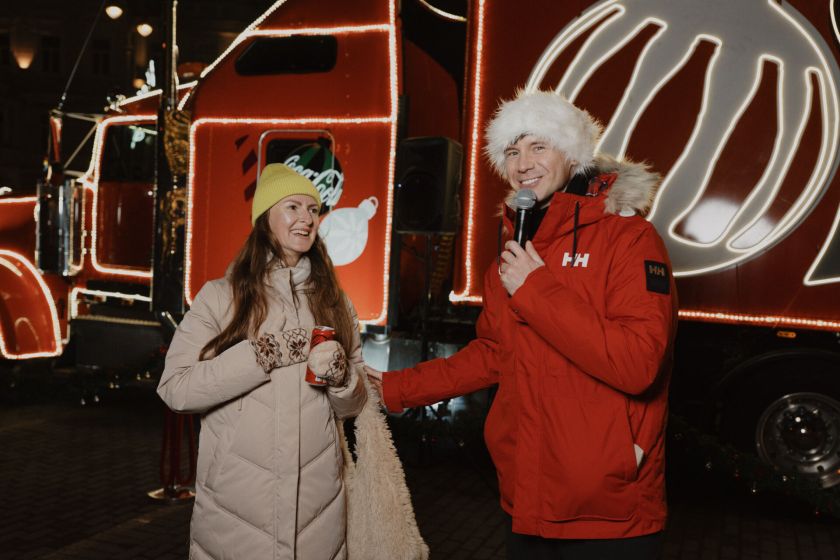 Magiškas vakaras Vilniuje: „Coca-Cola“ kalėdinį karavaną aplankė daugiau nei 9 tūkst. žmonių