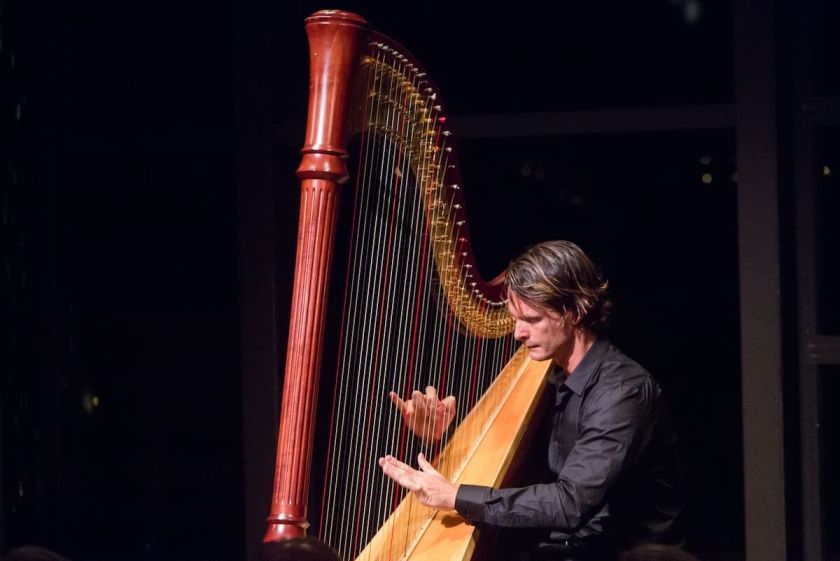 Vilniuje koncertuos viena ryškiausių klasikinės muzikos žvaigždžių – pasaulinis arfos virtuozas Xavier de Maistre