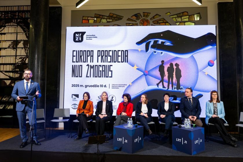 Žmogaus teisių forume vyko apdovanojimai labiausiai nusipelniusiems ir diskusijos apie opiausius klausimus