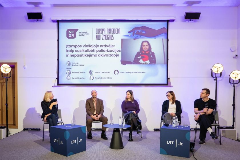 Žmogaus teisių forume vyko apdovanojimai labiausiai nusipelniusiems ir diskusijos apie opiausius klausimus