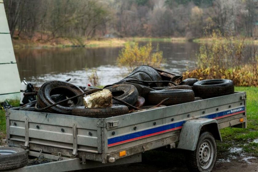 Beveik 8 km ruože – tonos šiukšlių: valant Neries dugną sostinėje atskleistas tikrasis taršos mastas