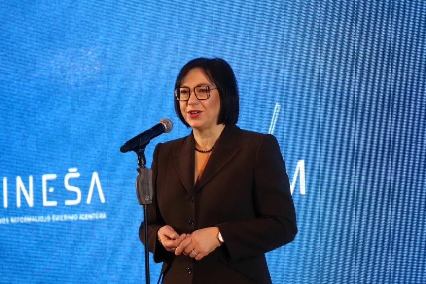 Mokslų akademijoje apdovanoti Lietuvai tarptautinėse olimpiadose atstovavę mokiniai